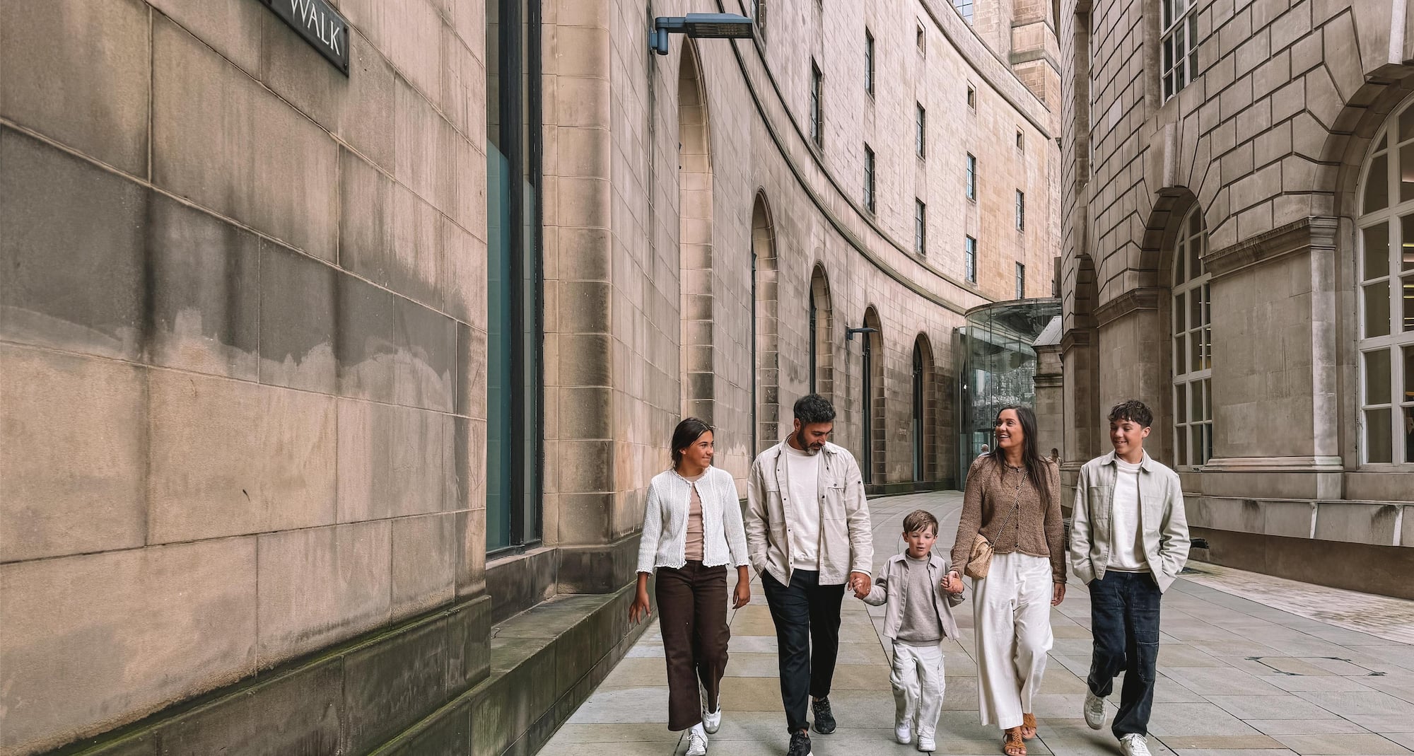 Radisson Hotel Manchester City Centre, A Verified Net Zero Hotel - Library walk