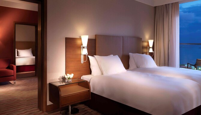 Al Mahary Radisson Blu Hotel, Tripoli - Executive Süit Yatak Odası