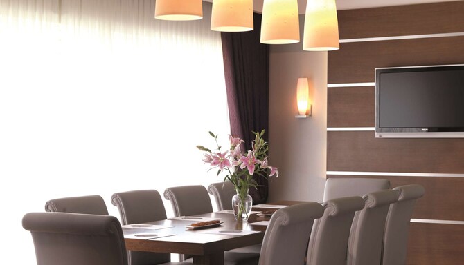 Al Mahary Radisson Blu Hotel, Tripoli - Presidential Süit Toplantı Salonu
