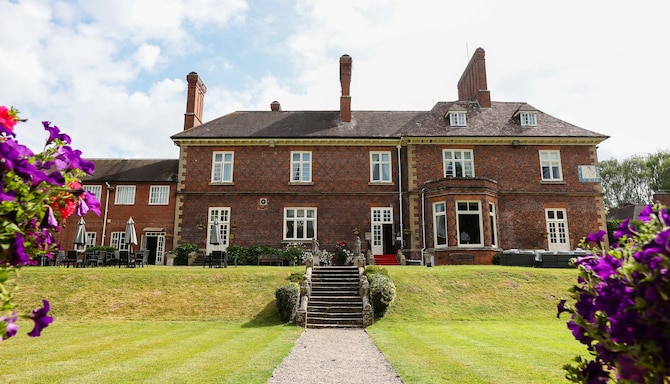 Albrighton Hall Hotel and Spa, a member of Radisson Individuals - Exterior