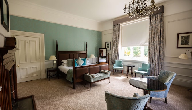 Albrighton Hall Hotel and Spa, a member of Radisson Individuals - Romeo & Juliet Suite