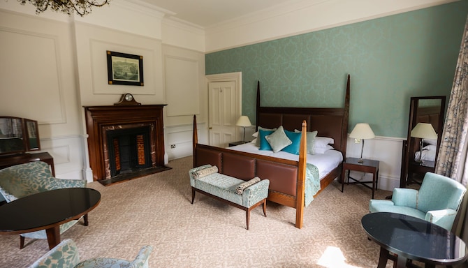 Albrighton Hall Hotel and Spa, a member of Radisson Individuals - Romeo & Juliet Suite