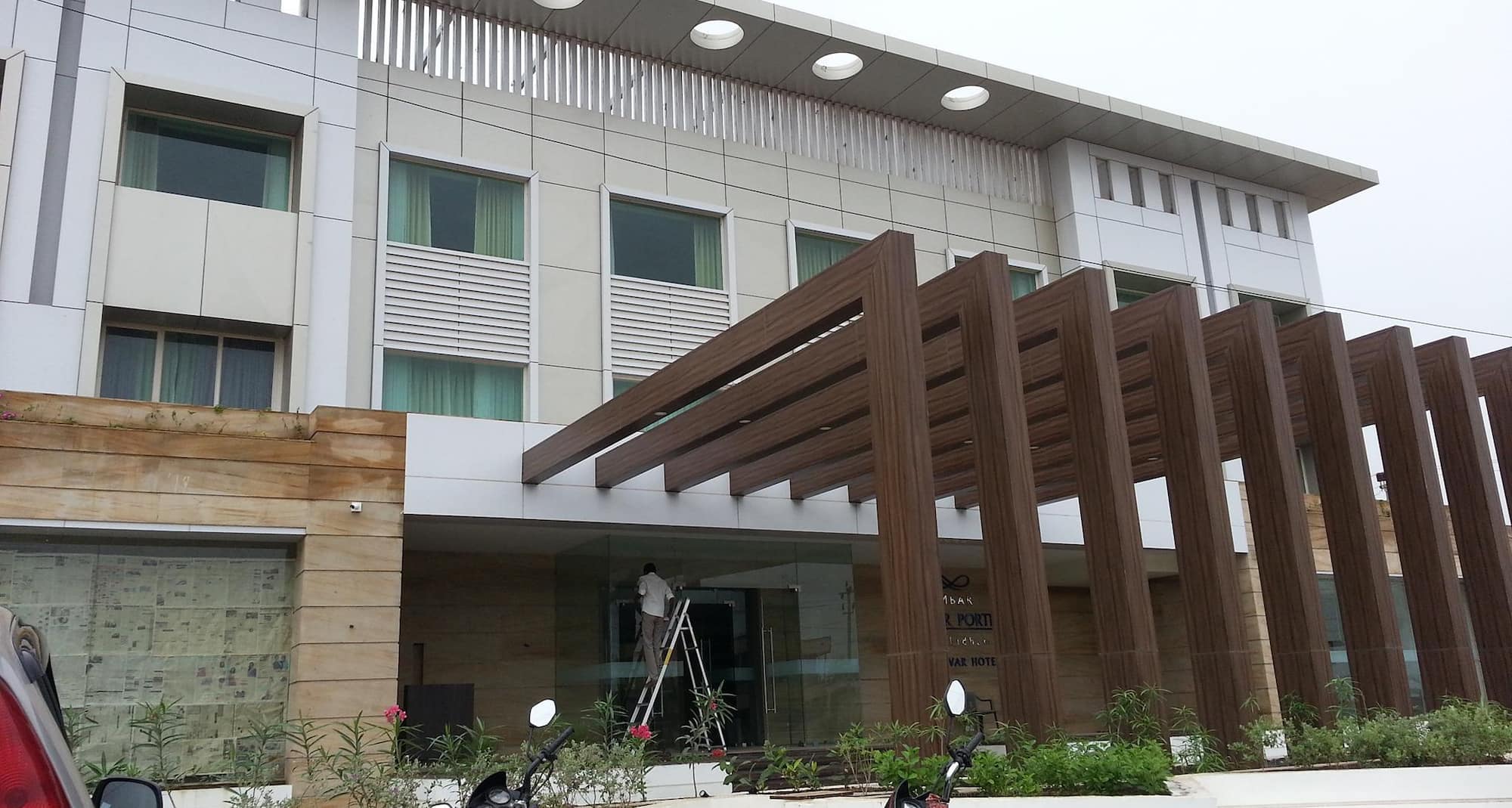 Ambar Sarovar Portico Gandhidham - Entrance porch Area