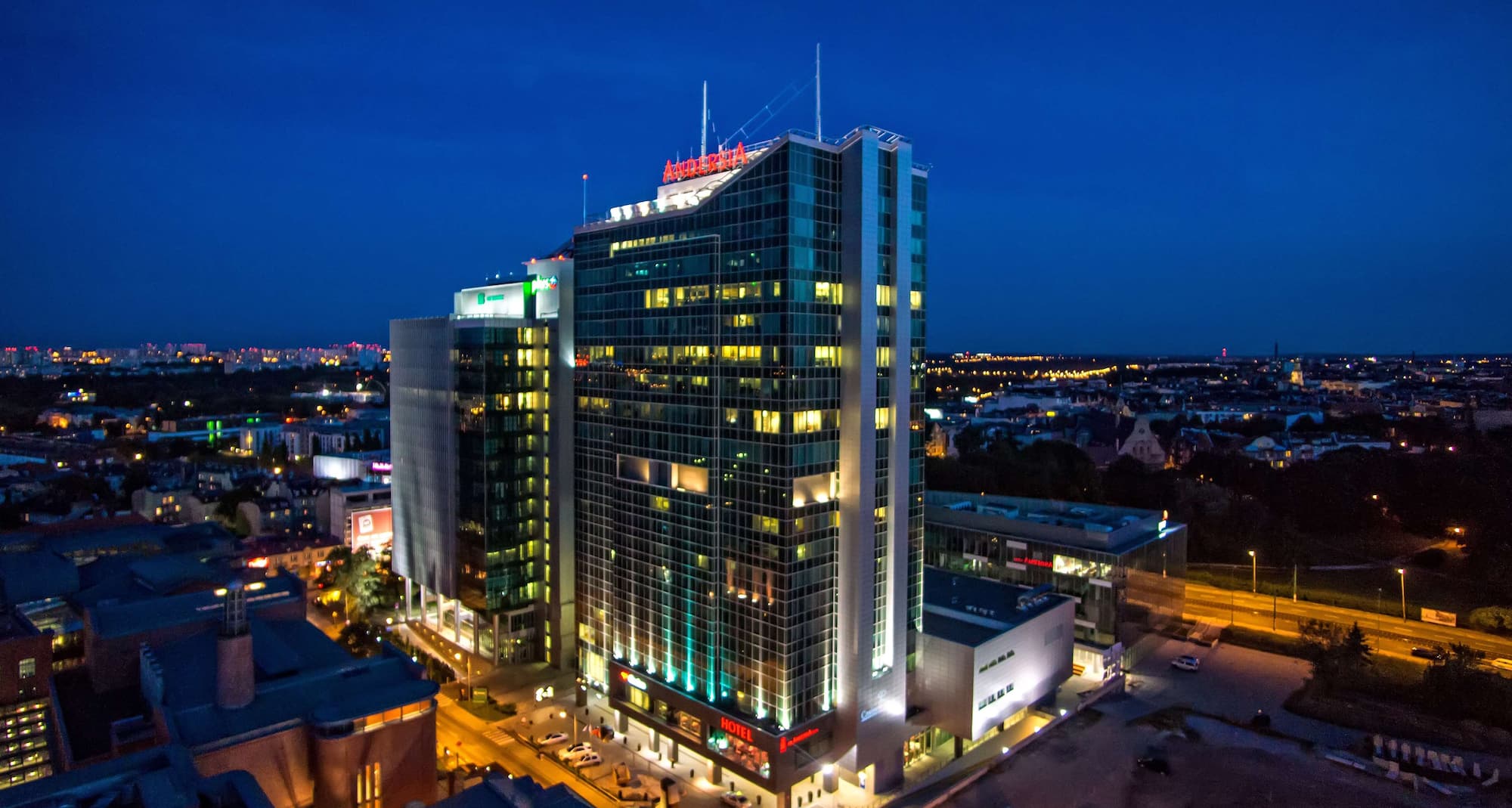Andersia Hotel & Spa Poznan, a member of Radisson Individuals - Hotel building night
