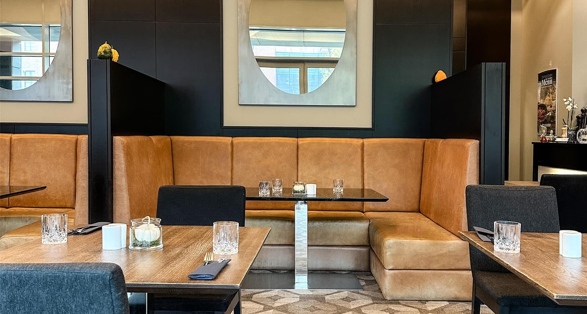 Andersia Hotel and Spa Poznan, a member of Radisson Individuals - 1st Floor restaurant sofa