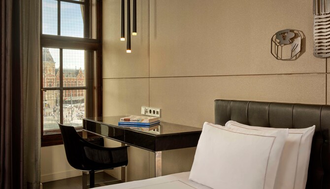 Book our hotel in central Amsterdam | art'otel Amsterdam