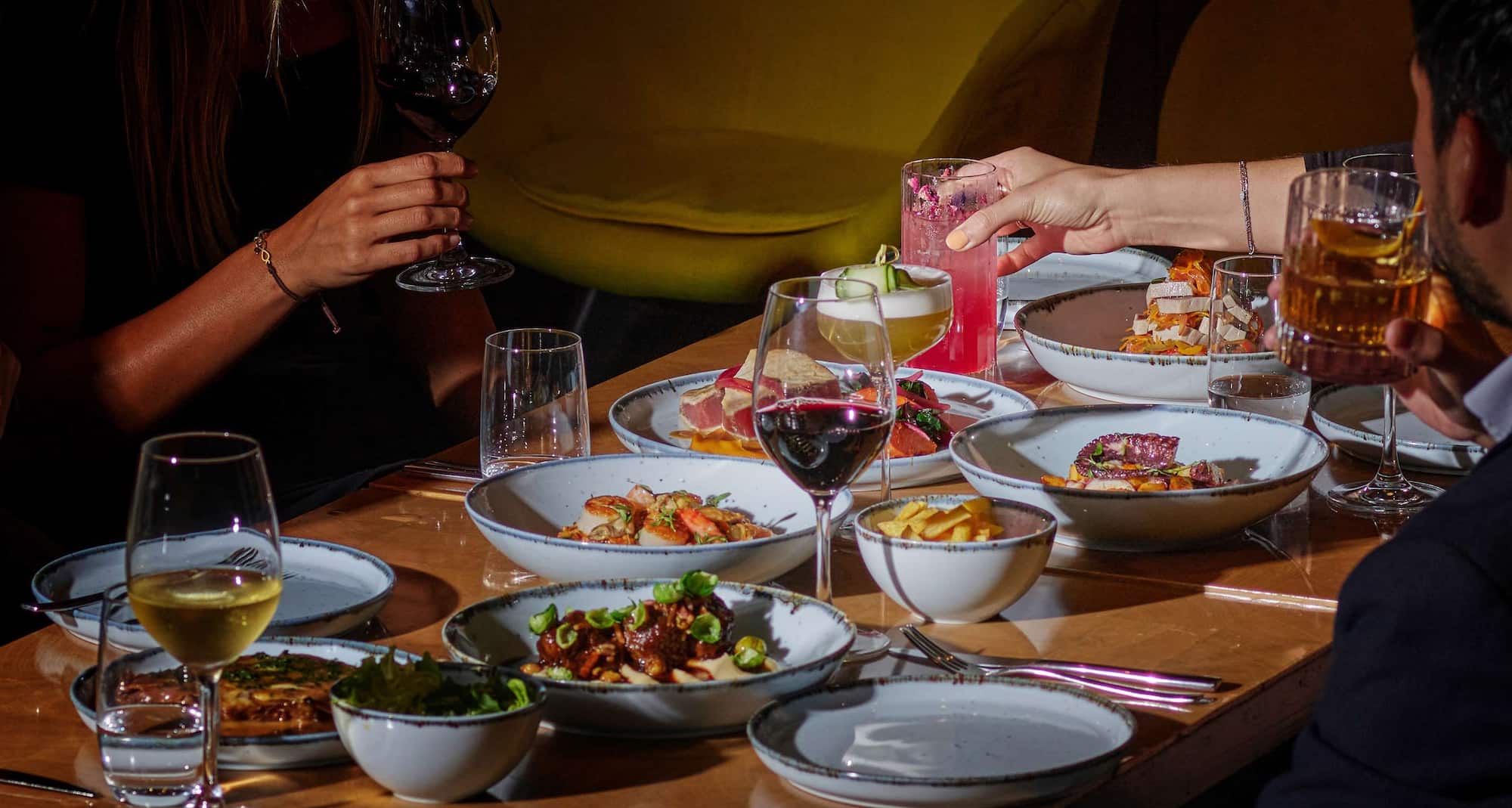 art'otel amsterdam - table served arca