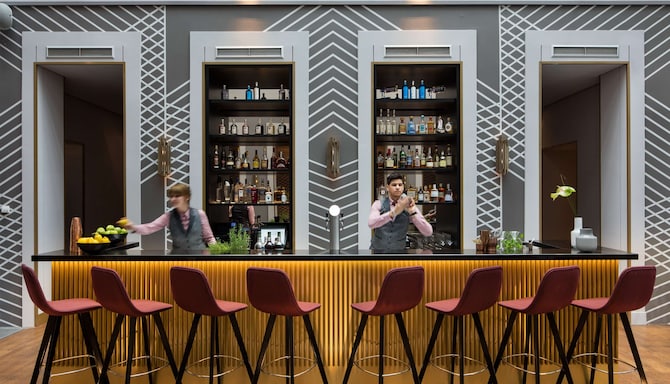 art'otel berlin-mitte - Upside Down Bar Berlin
