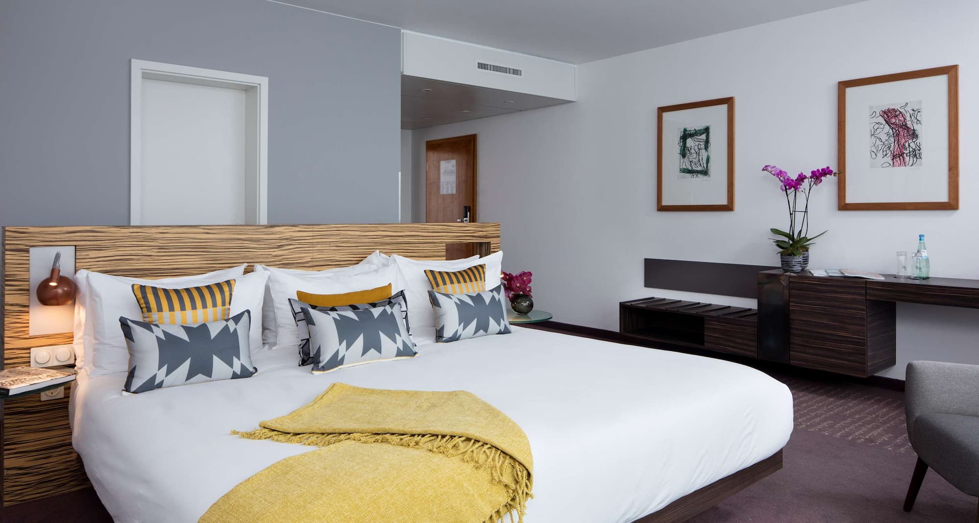 art'otel berlin-mitte - أجنحة آرت الكبيرة جدًا