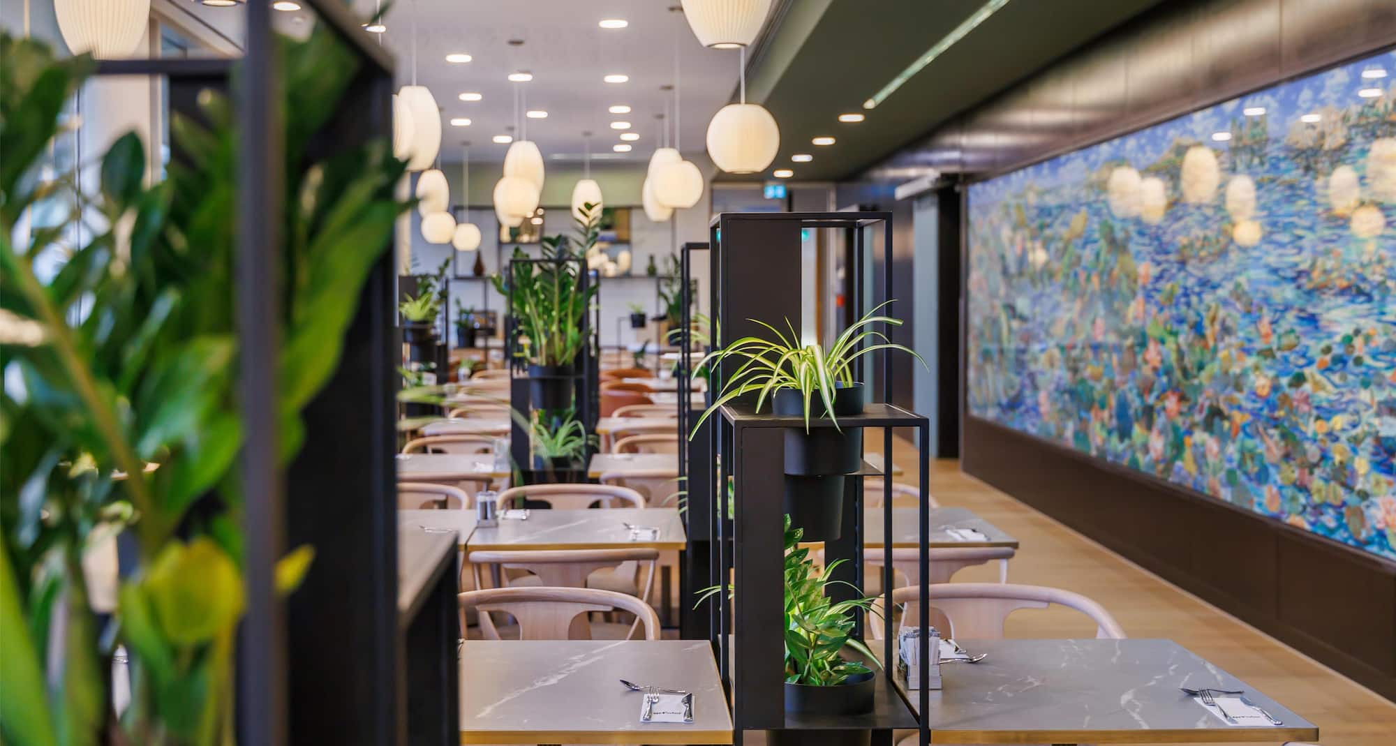 art otel Cologne - Restaurant Artelier tables