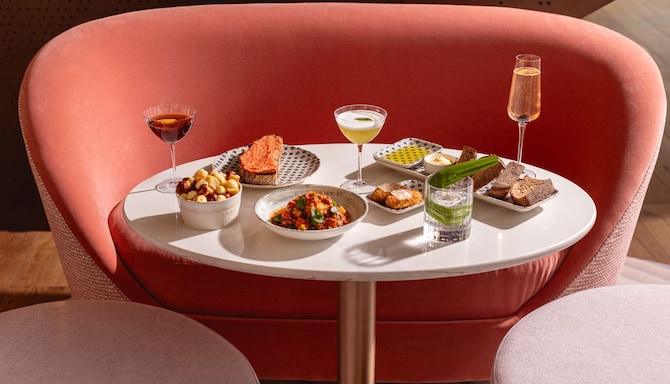 art'otel London Battersea Power Station - Cocktails Tapas