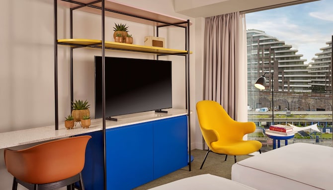 art'otel London Battersea Power Station - غرفة ضيوف