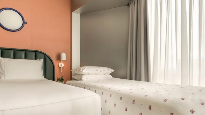 art'otel London Battersea Power Station - غرفة ضيوف