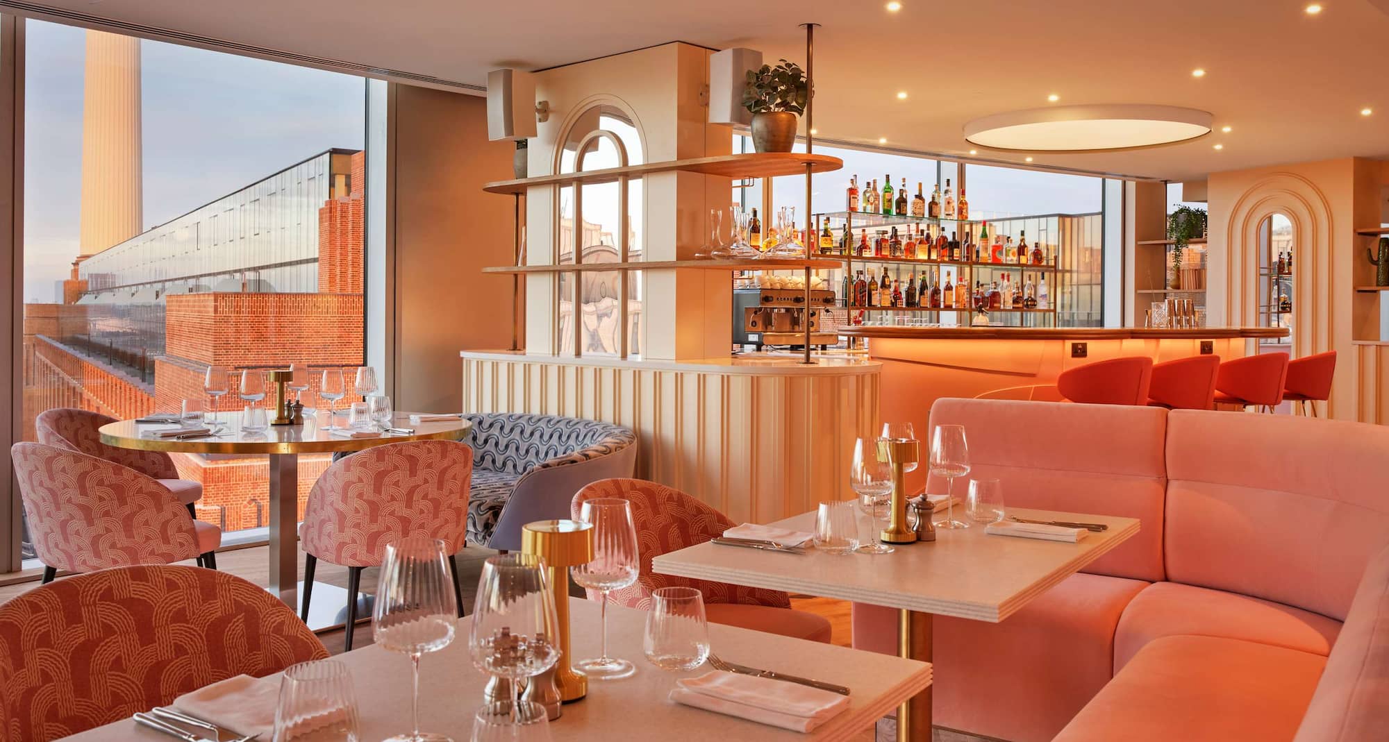 art'otel London Battersea Power Station - JOIA restaurant small bar