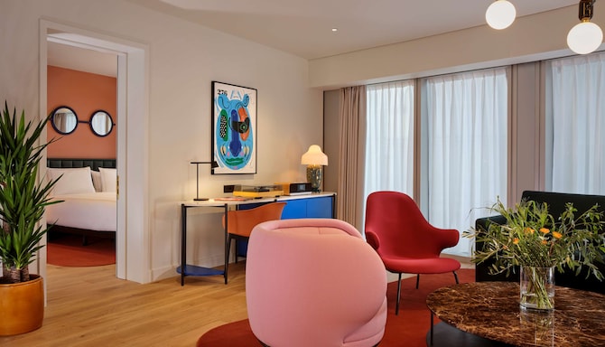 art'otel London Battersea Power Station - Suite Junior salón