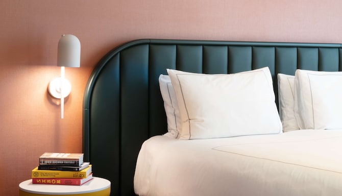 art'otel London Battersea Power Station - جناح