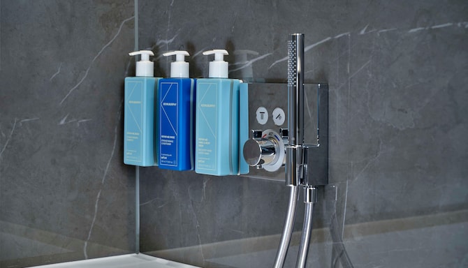 art’otel London Hoxton - Bad im Gästezimmer