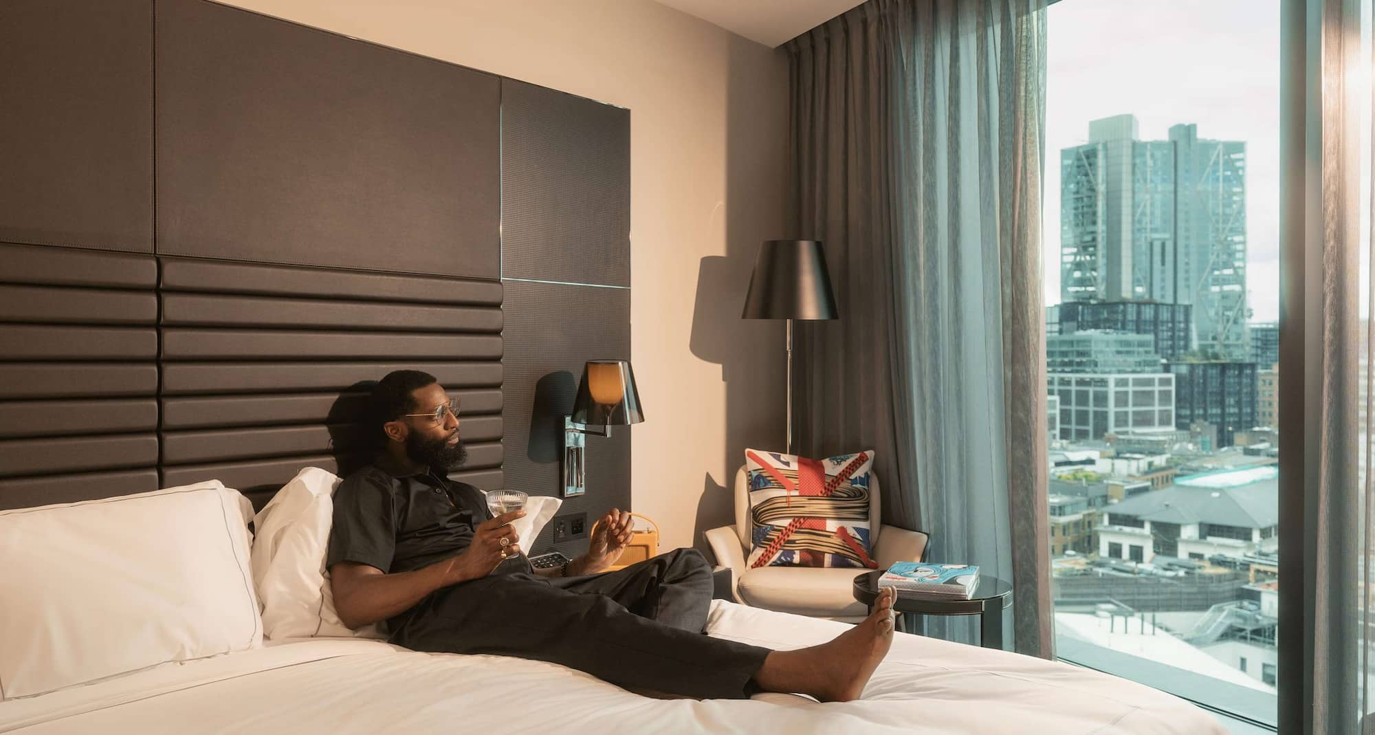 art’otel London Hoxton - Guest room