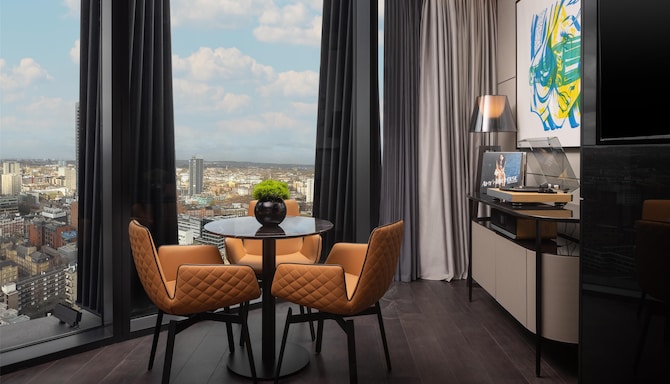 art’otel London Hoxton - Suite