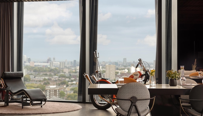 art’otel London Hoxton - Suite