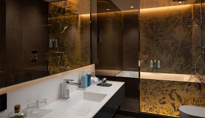 art’otel Rome Piazza Sallustio - Suite Bathroom - Bath