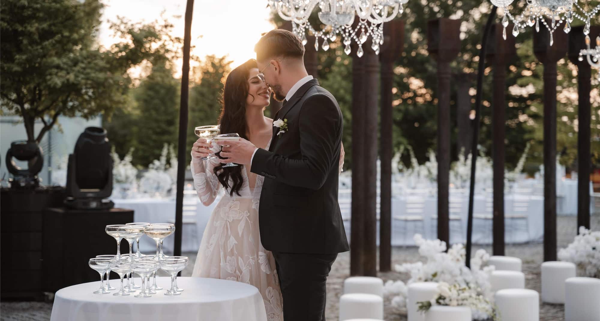 Authentic Content B2B - Authentic_Content_B2B-Weddings-Radisson_Collection-Homepage_Banner_Web_SoMe_Web_Module_CRM_eFooter-Image-Other-EN-CESEEBA-Couples