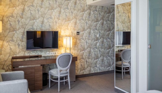 Belgrade Art Hotel, a member of Radisson Individuals - Premium Room - Historical city view