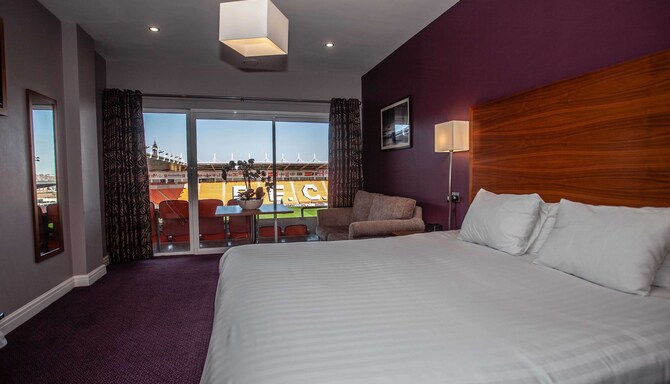 stay-in-our-pitchside-rooms-in-blackpool-radisson-hotels