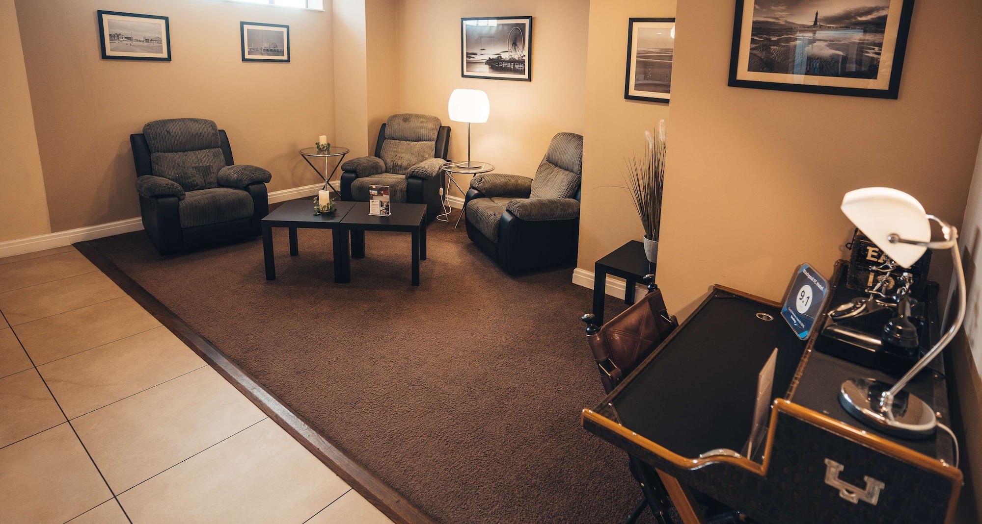 Blackpool FC Stadium Hotel, a member of Radisson Individuals - Lobby seating area