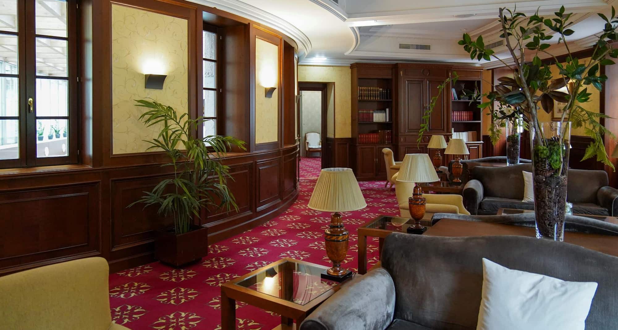 Blau Gran Hotel Las Caldas, a member of Radisson Individuals - English Bar