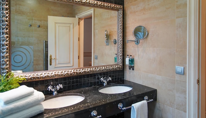 Blau Gran Hotel Las Caldas, a member of Radisson Individuals - Superior Classic Room