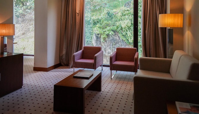 Blau Gran Hotel Las Caldas, a member of Radisson Individuals - Suite - One Bedroom modern decoration