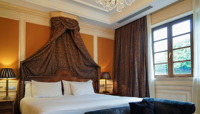 Blau Gran Hotel Las Caldas, a member of Radisson Individuals - Suite - One Bedroom traditional decoration