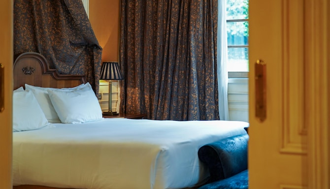 Blau Gran Hotel Las Caldas, a member of Radisson Individuals - Suite - One Bedroom traditional decoration