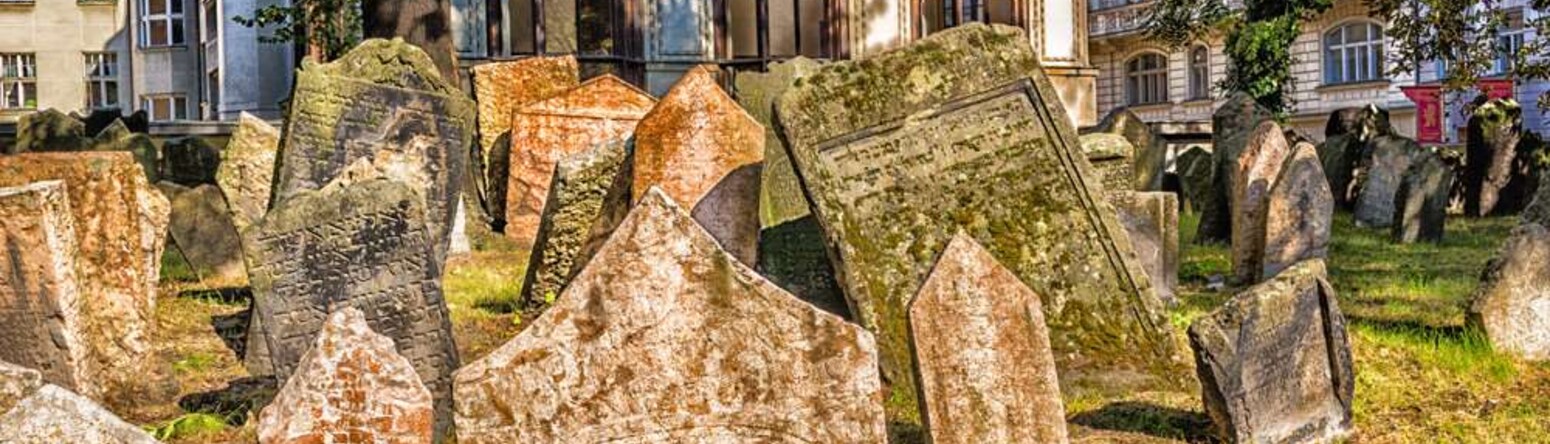 Prague Old Jewish Cemetery - 7 Unexpected Things to do in Prague's Old Town