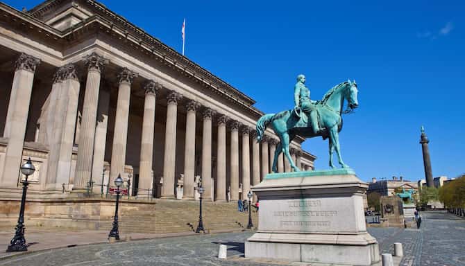 St Georges Hall - Radisson RED Liverpool s FOUR iconic neighbors