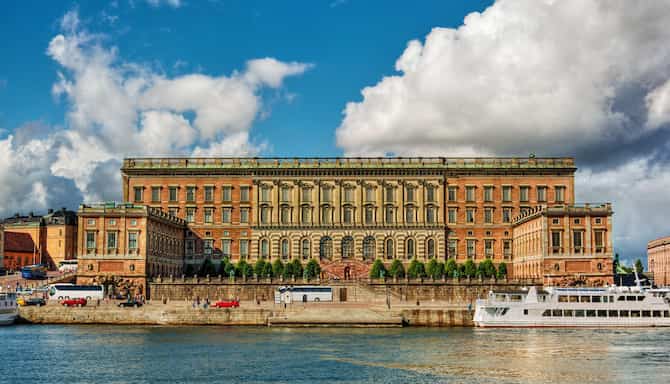 Blog images - 2023 - history buffs royal palace