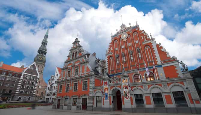 Blog images - 2023 - Explore Riga like a local House of the black heads