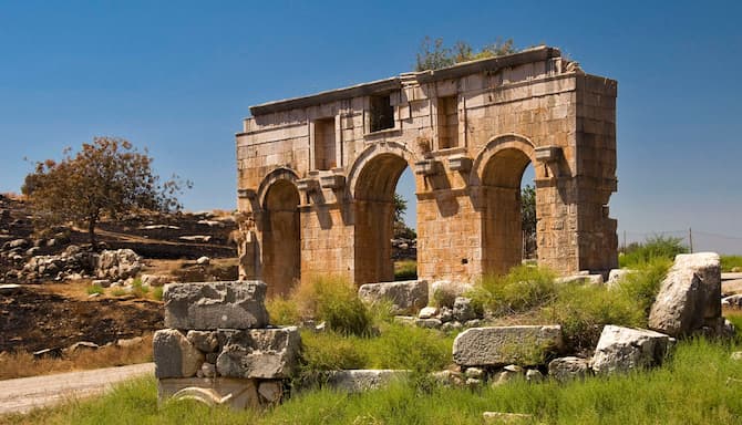 Blog images - Things you should know about Kaş, Turkey - ancient arch