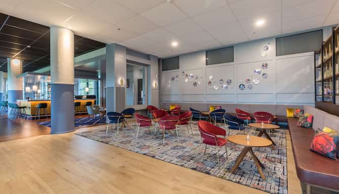 Blog images - 2023 - Why High-Flyers Book Meetings at Airport Hotels... / RB Amsterdam Hotel Airport