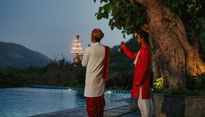 Blog images - 2023 - Khumbalgarh - Aarti by the pool shot