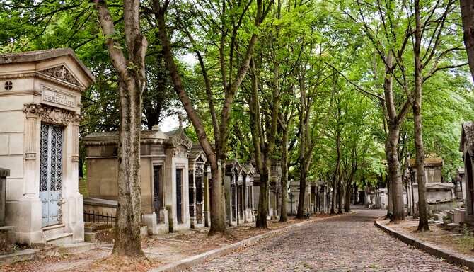 Blog images - 2024 - Off the beaten track in Paris Discover new attractions and experiences Pere Lachaise