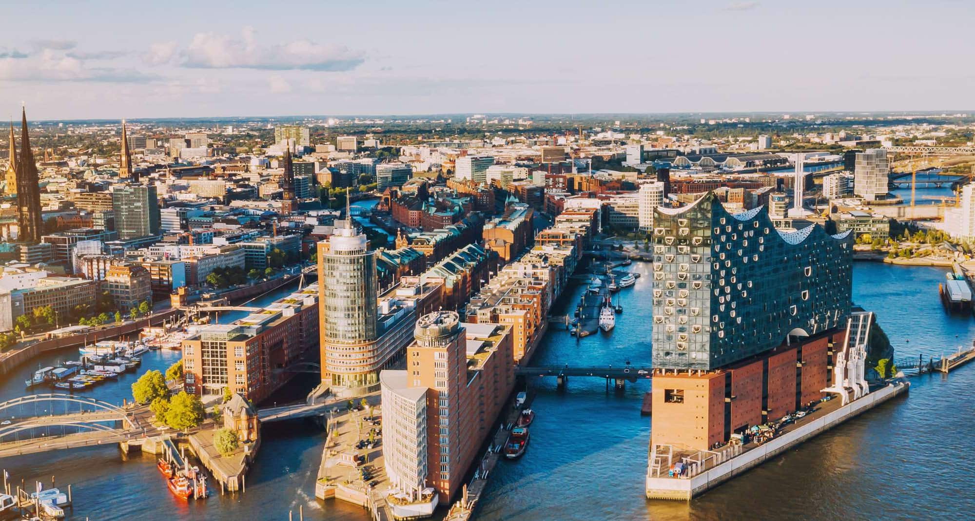 Blog images - 2024 - Hamburgs Best Spots for Food and Drink hamburg cover