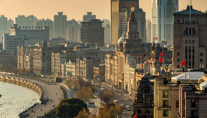 Blog images - 2024 - The Top Boat Tours in Shanghai the bund