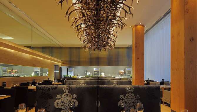 Blog images - 2024 - reasons to choose Radisson Blu Hotel Zurich Airport for your next meeting Meetings RS DinA