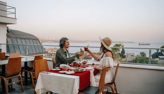 Blog images - 2024 - Discover Istanbul through the Lens of Simone and Vernon Destination Alternative