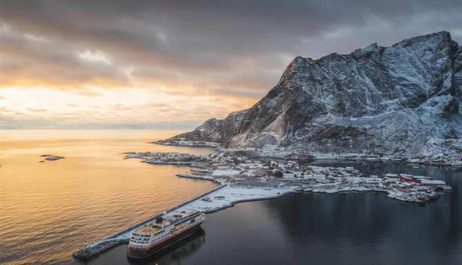 Blog images - 2025 VOL 2 - How to Get to Henningsv r