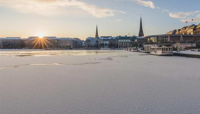 Blog images - 2025 VOL 2 - Cultural highlights and landmarks nearby