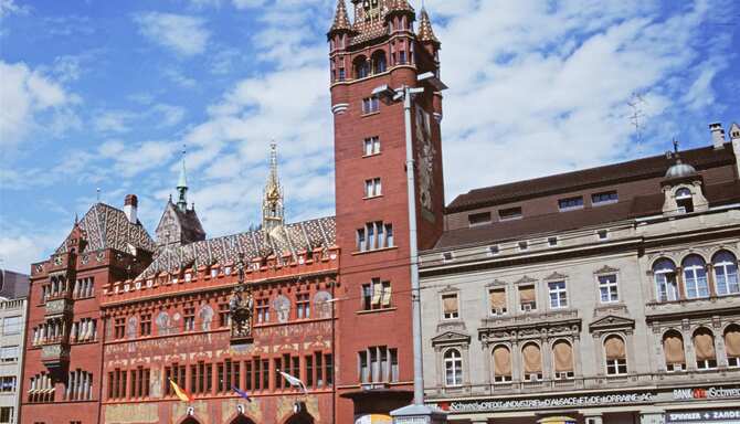 Blog images - 2025 VOL 2 - Discover the charm of Basel town hall