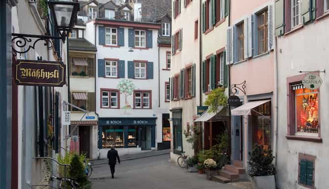 Blog images - 2025 VOL 2 - Basel pubs for a memorable night out